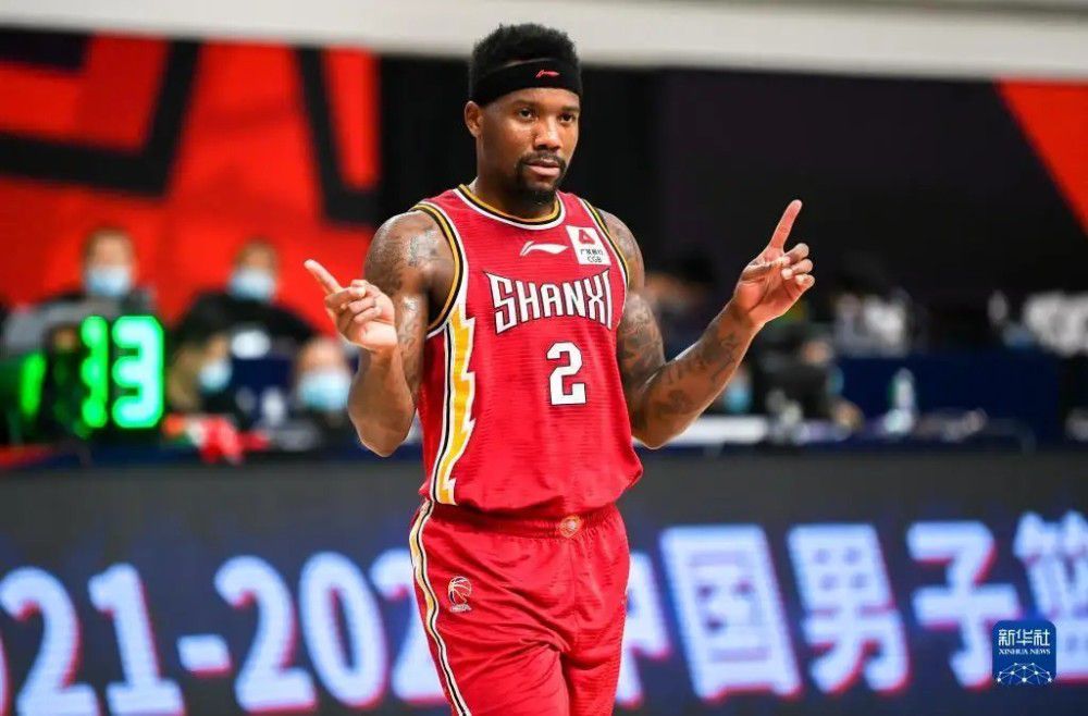 而失去了父亲庇佑，同时还丢掉继承资格的海伦娜，在皇室内部立刻就被无限边缘化。